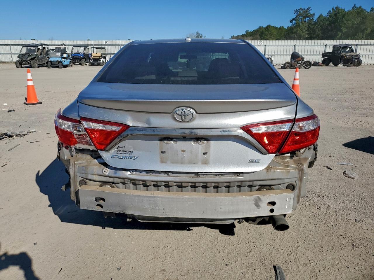 2016 TOYOTA CAMRY
