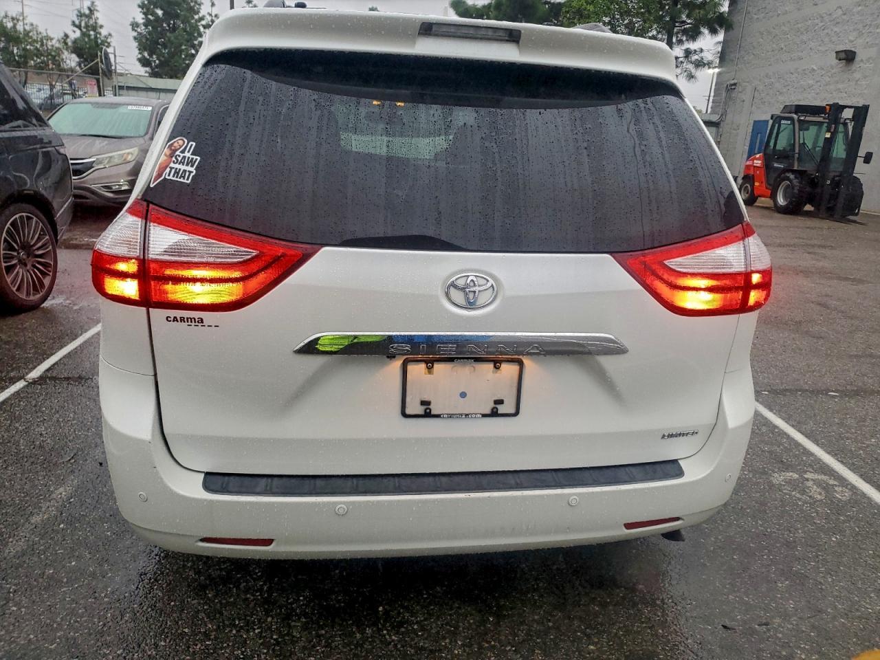 2015 TOYOTA SIENNA