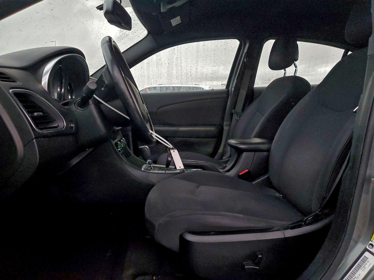 2013 CHRYSLER 200