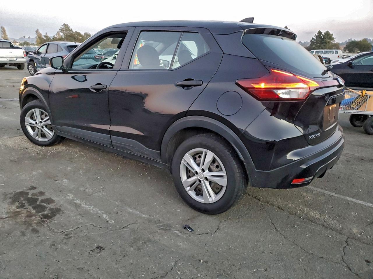 2021 NISSAN KICKS