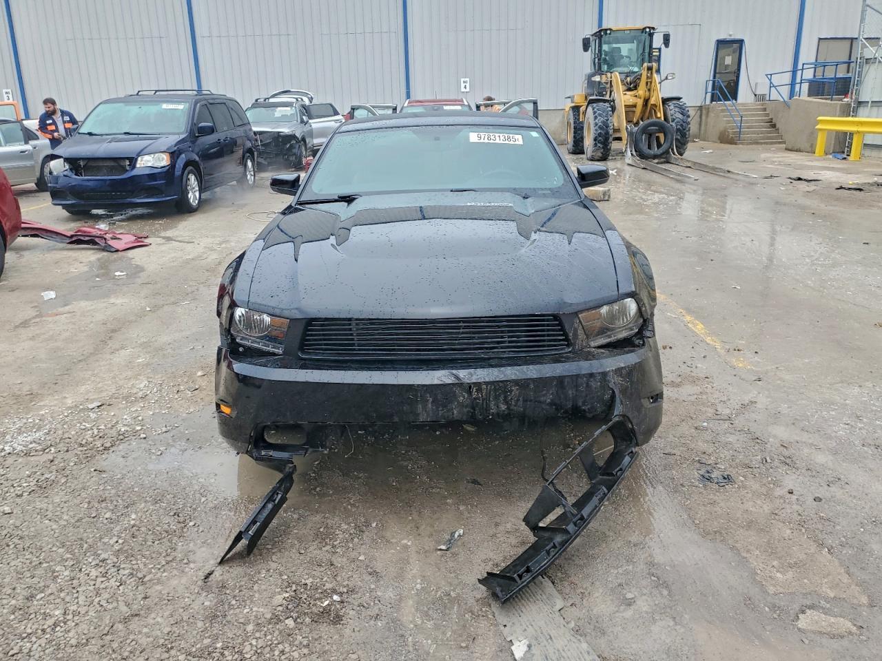 2011 FORD MUSTANG