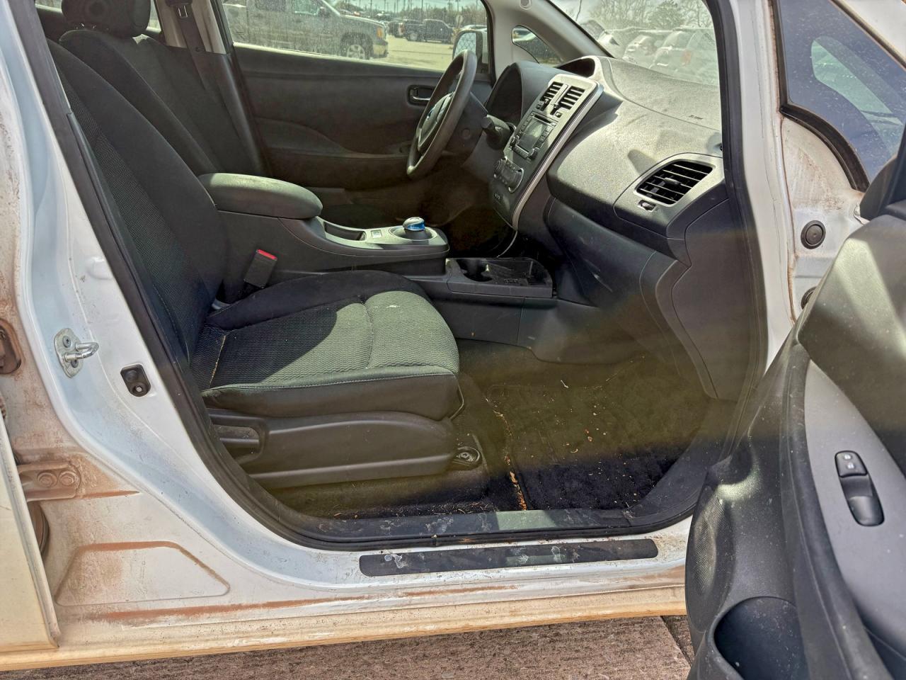 2017 NISSAN LEAF