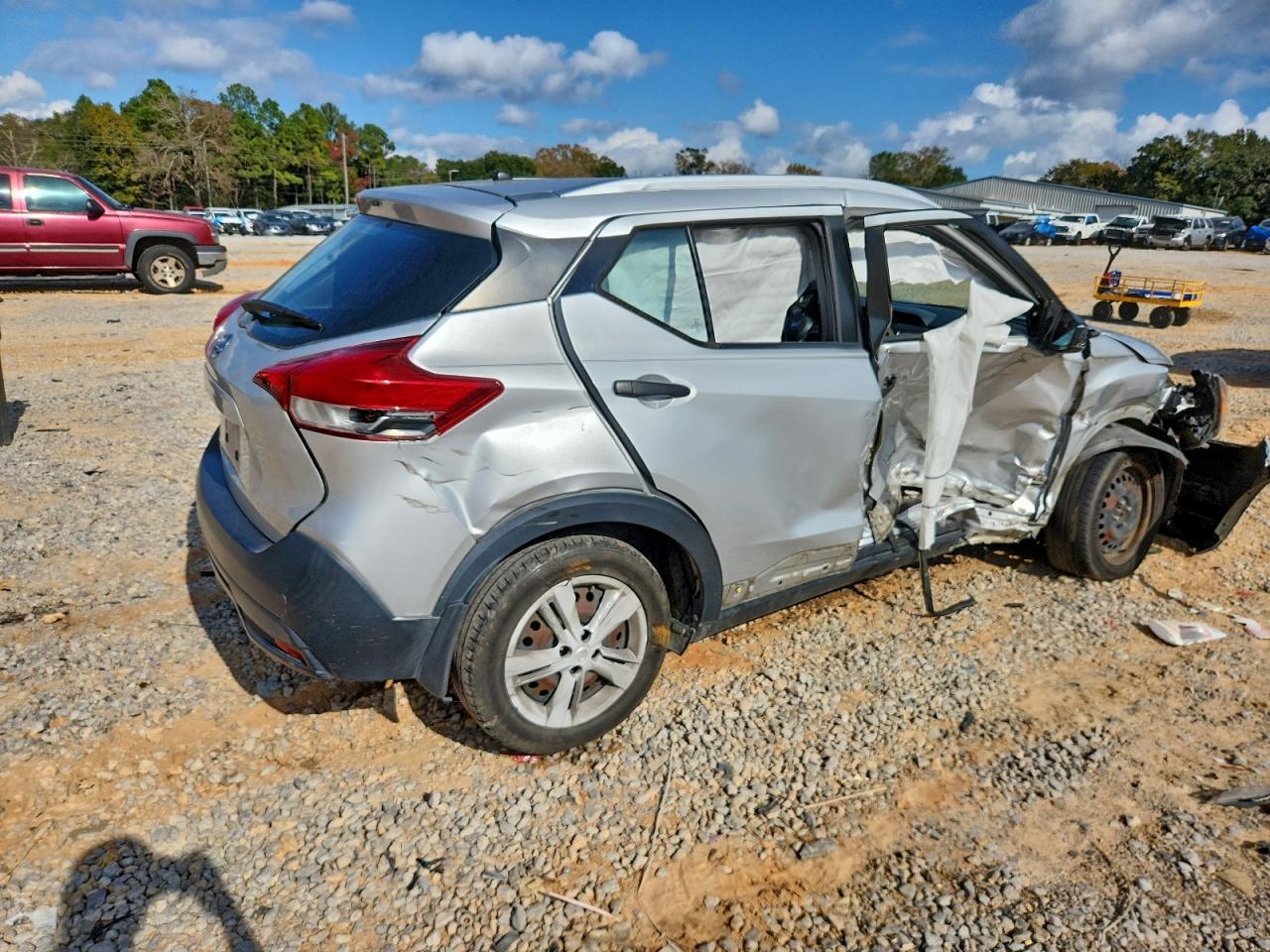 2019 NISSAN KICKS