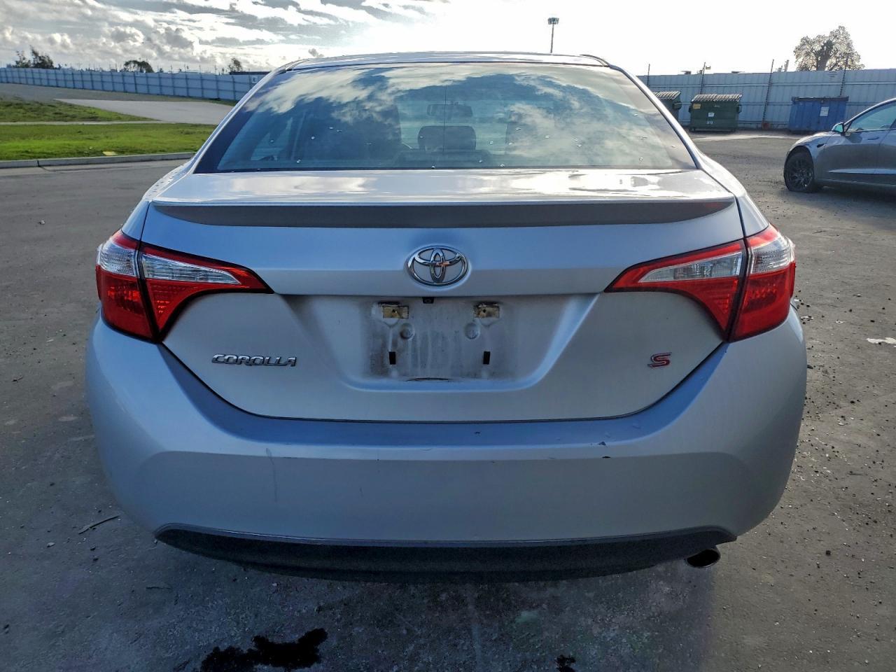 2016 TOYOTA COROLLA