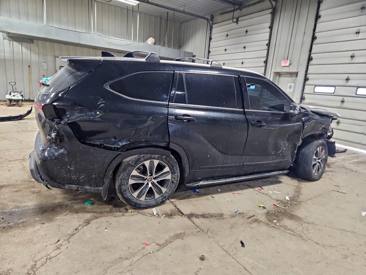 2022 TOYOTA HIGHLANDER