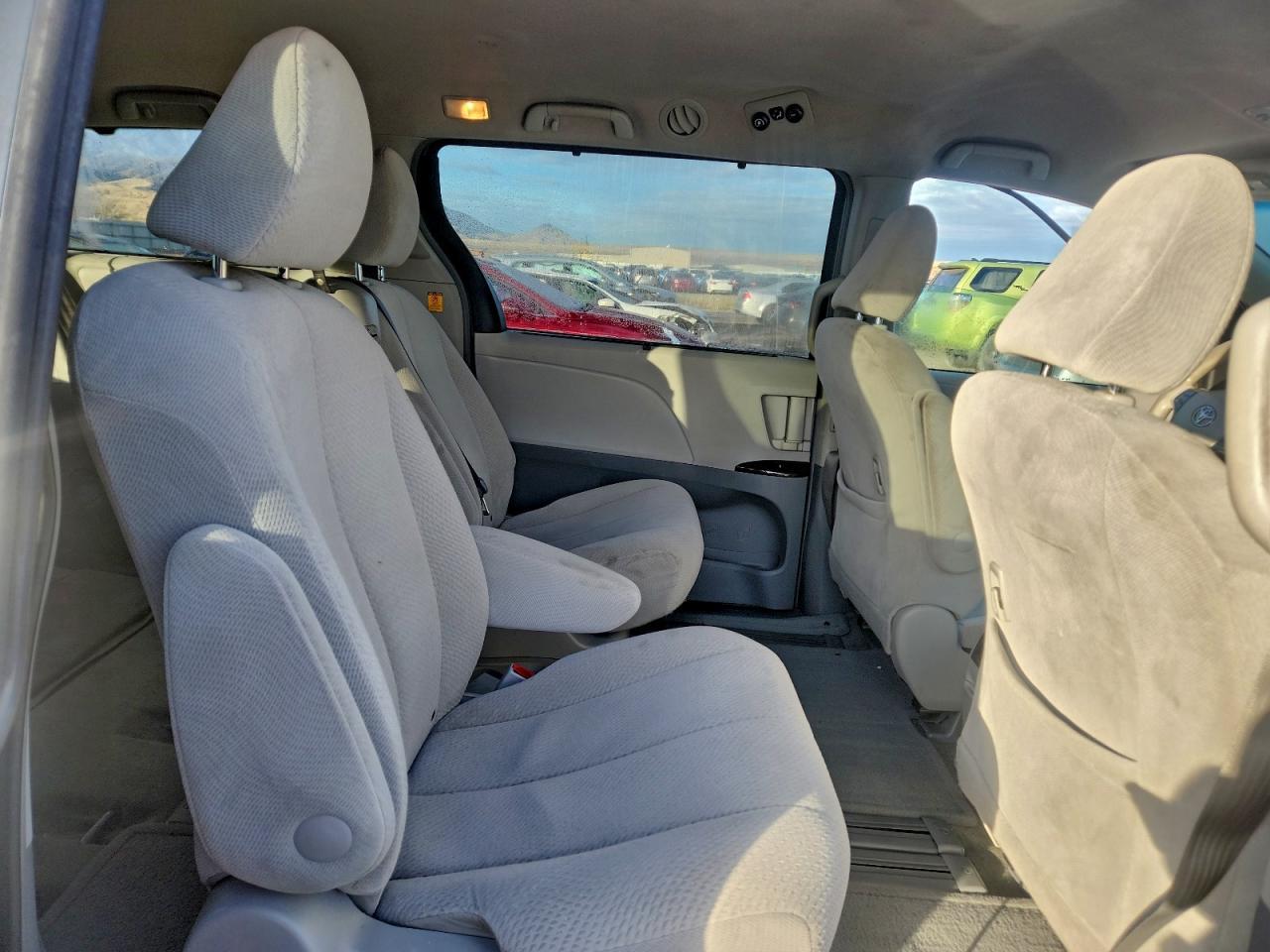 2012 TOYOTA SIENNA