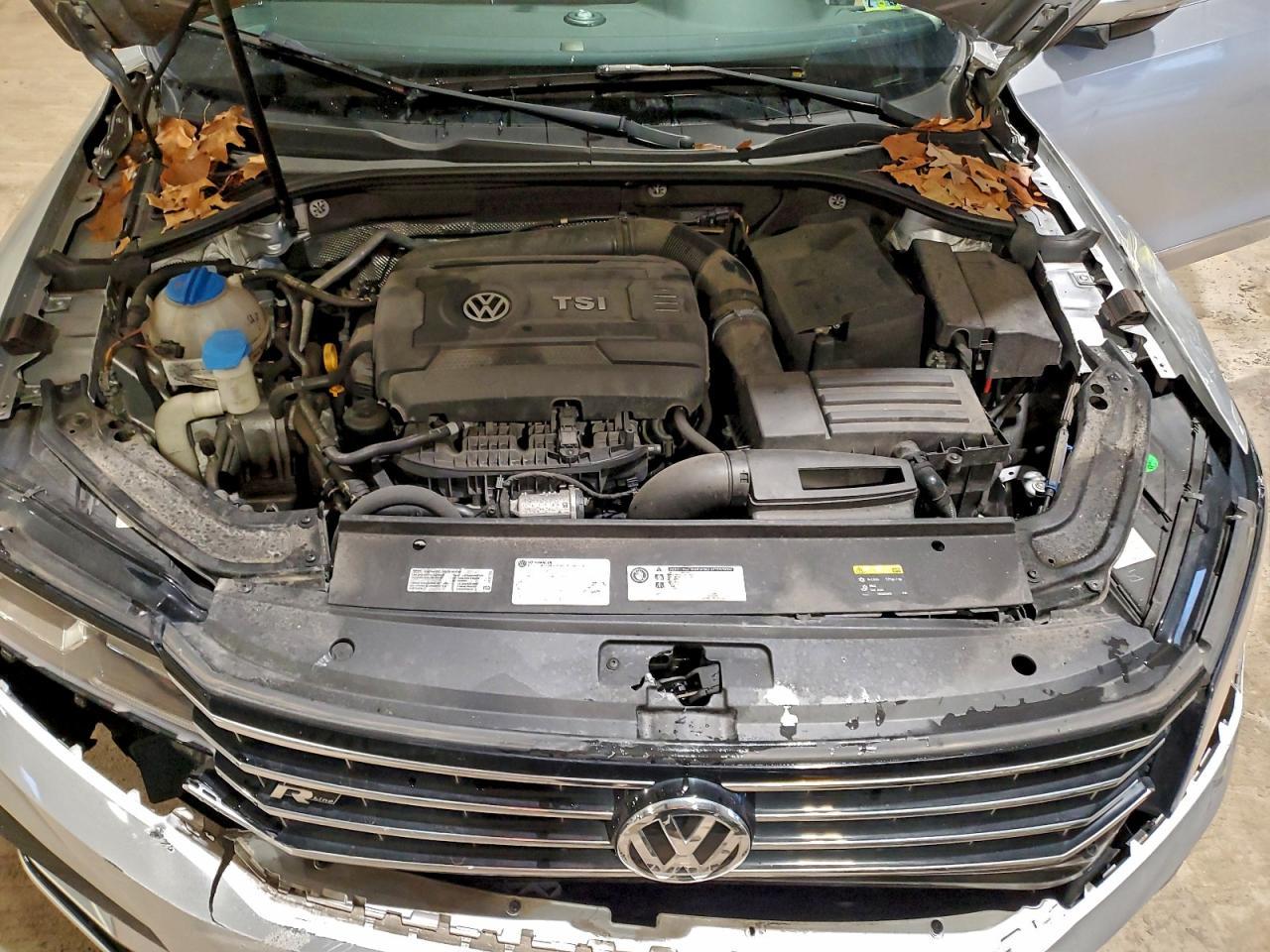 2016 VOLKSWAGEN Passat