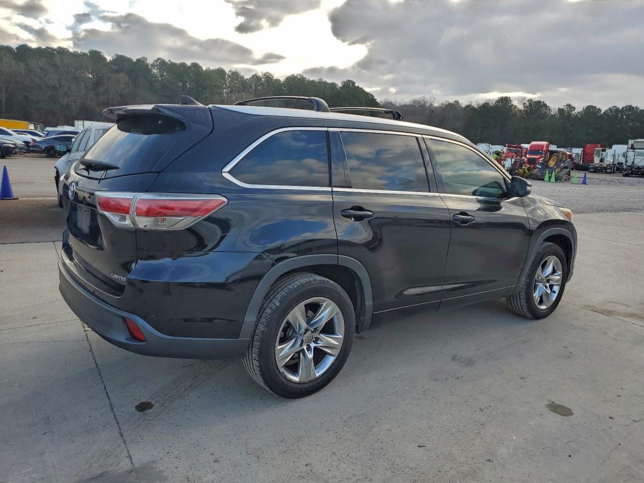 2014 TOYOTA HIGHLANDER