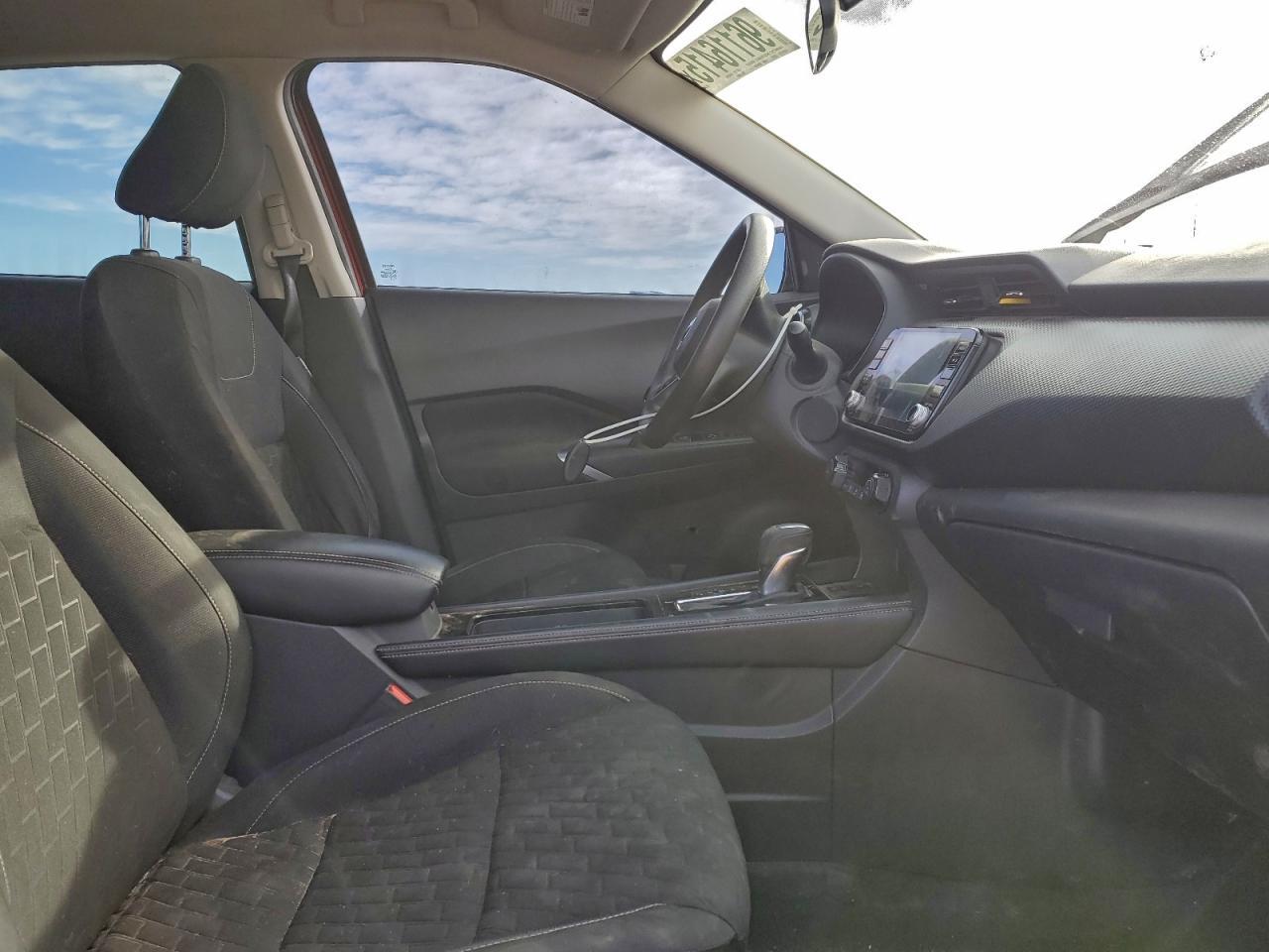 2021 NISSAN KICKS