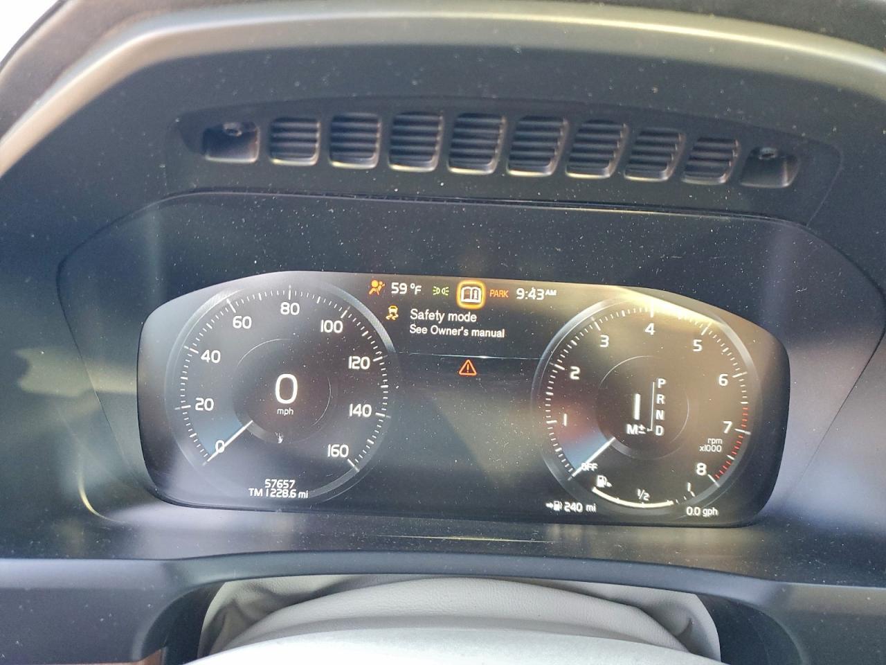 2017 VOLVO XC90