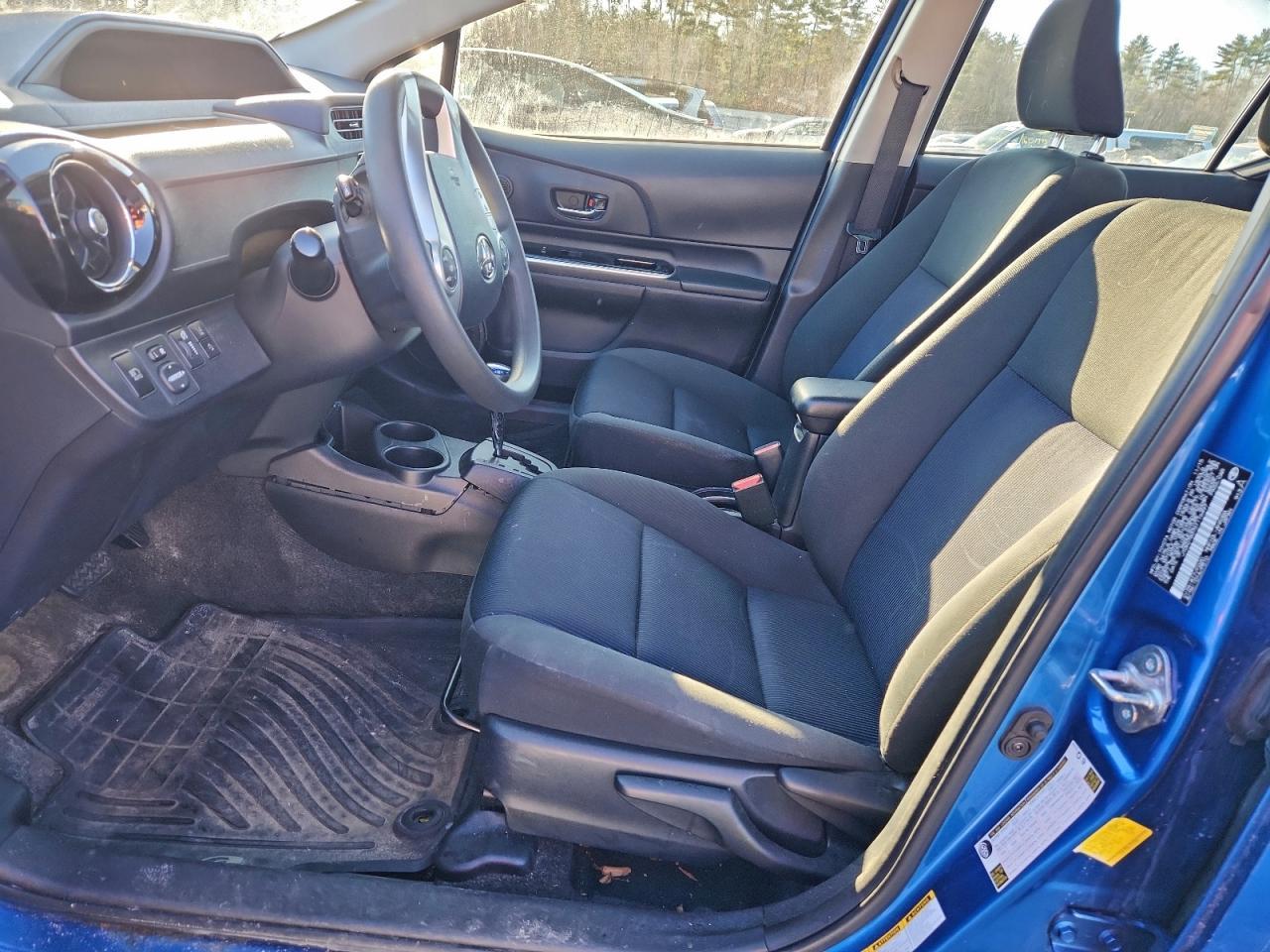 2016 TOYOTA Prius c