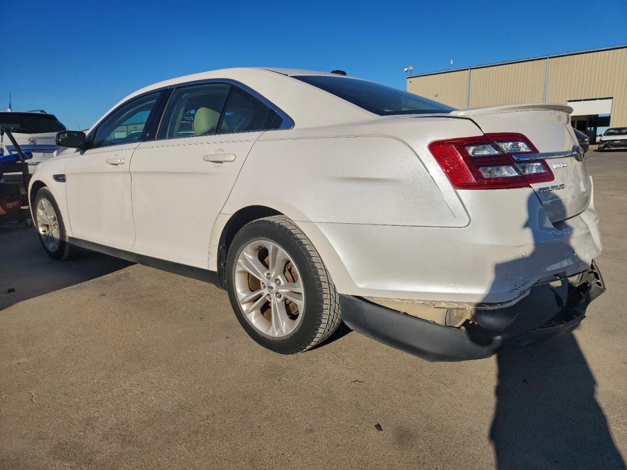 2013 FORD Taurus