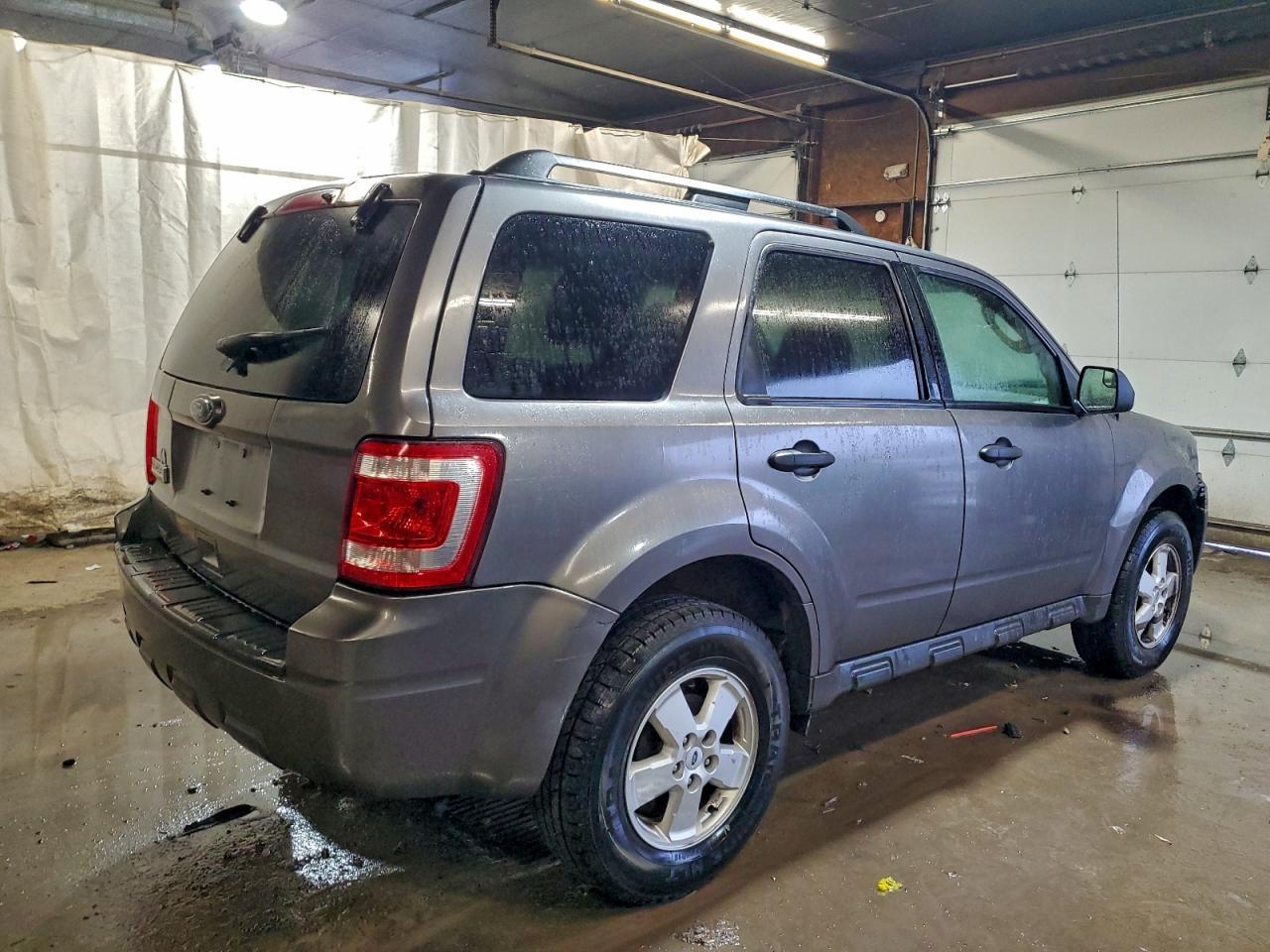 2010 FORD ESCAPE