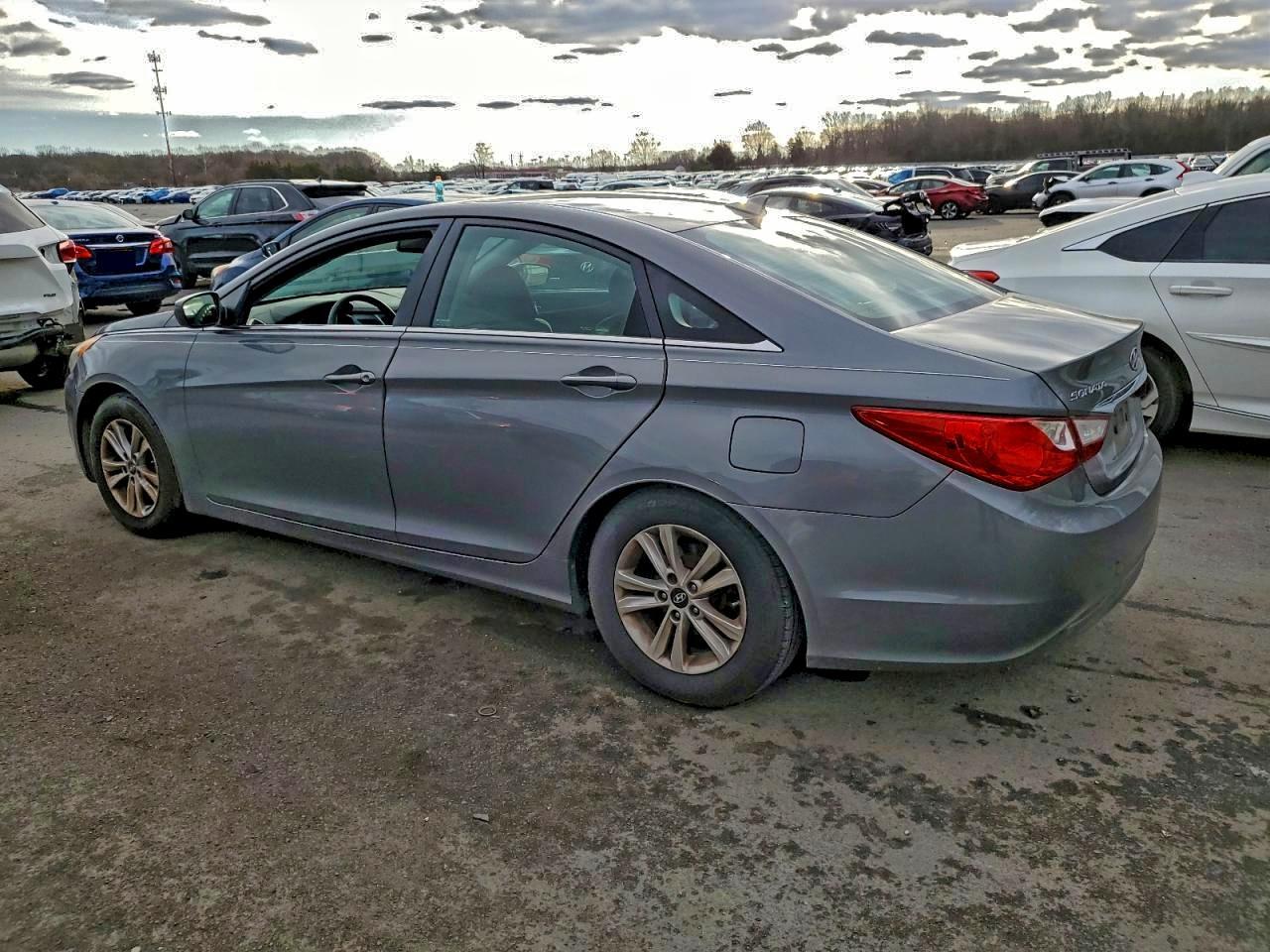 2013 HYUNDAI SONATA