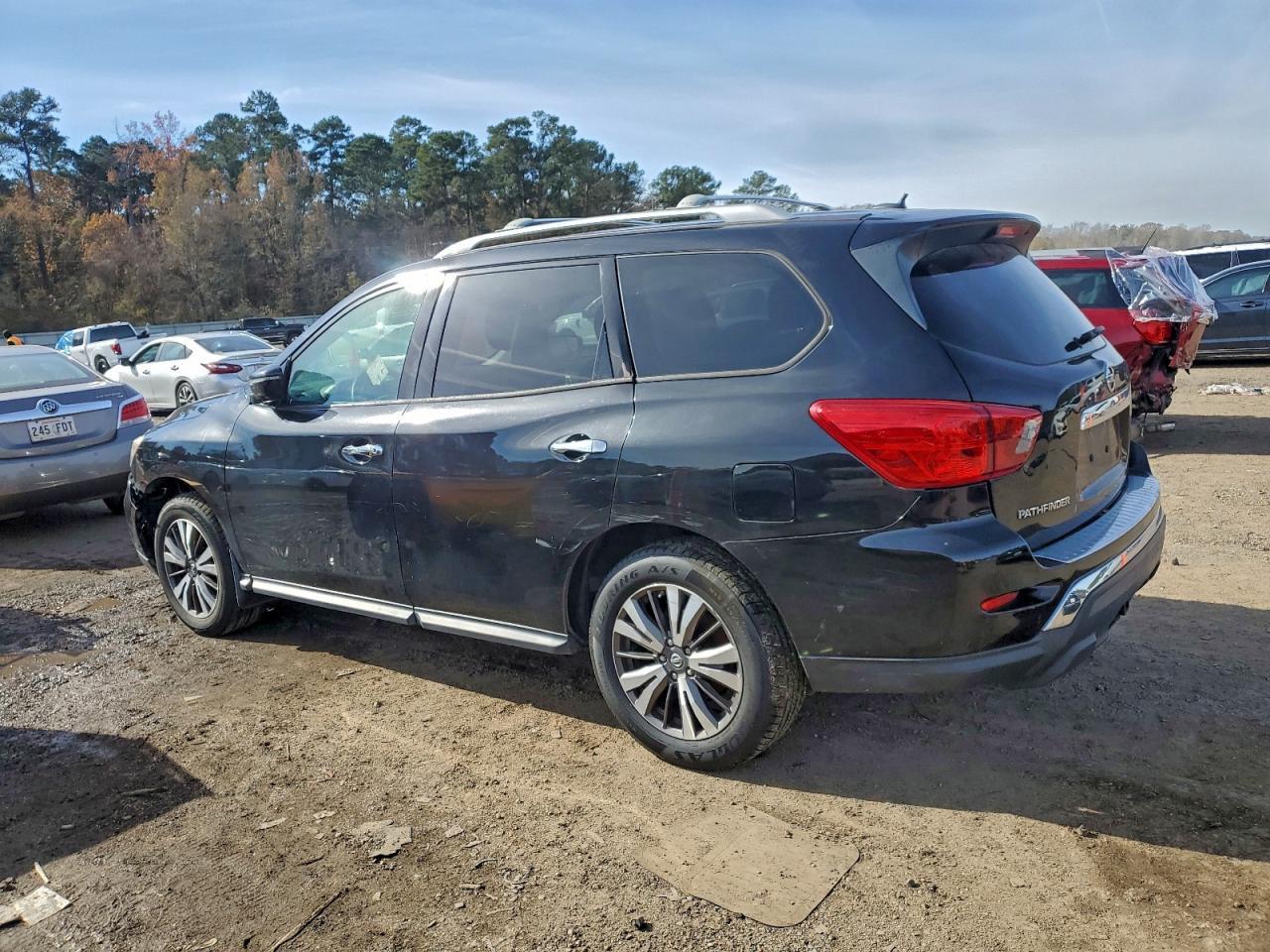 2017 NISSAN PATHFINDER