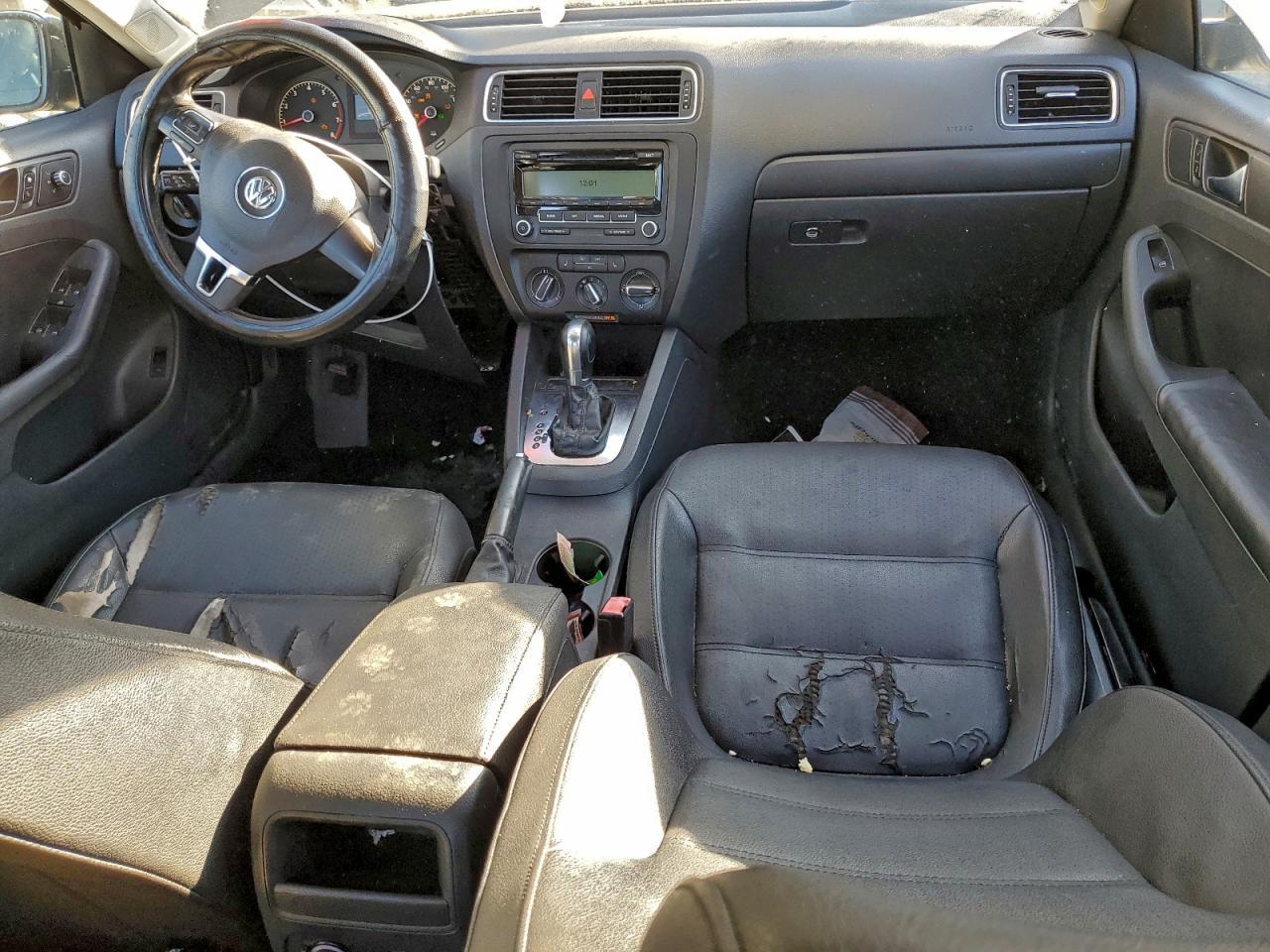 2011 VOLKSWAGEN JETTA