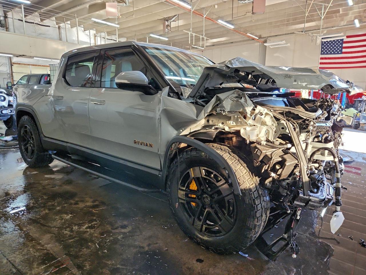 2022 RIVIAN R1t