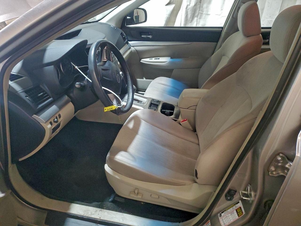 2014 SUBARU Legacy
