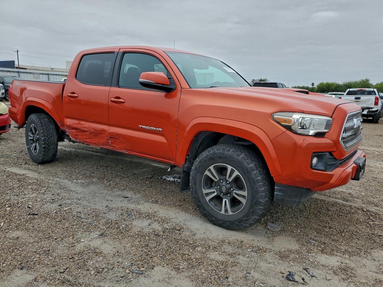 2016 TOYOTA TACOMA