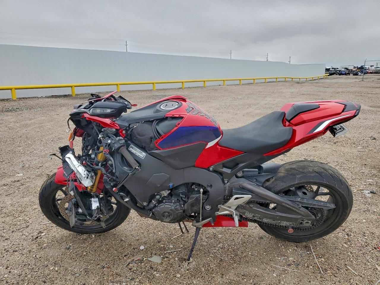 2019 HONDA CBR1000