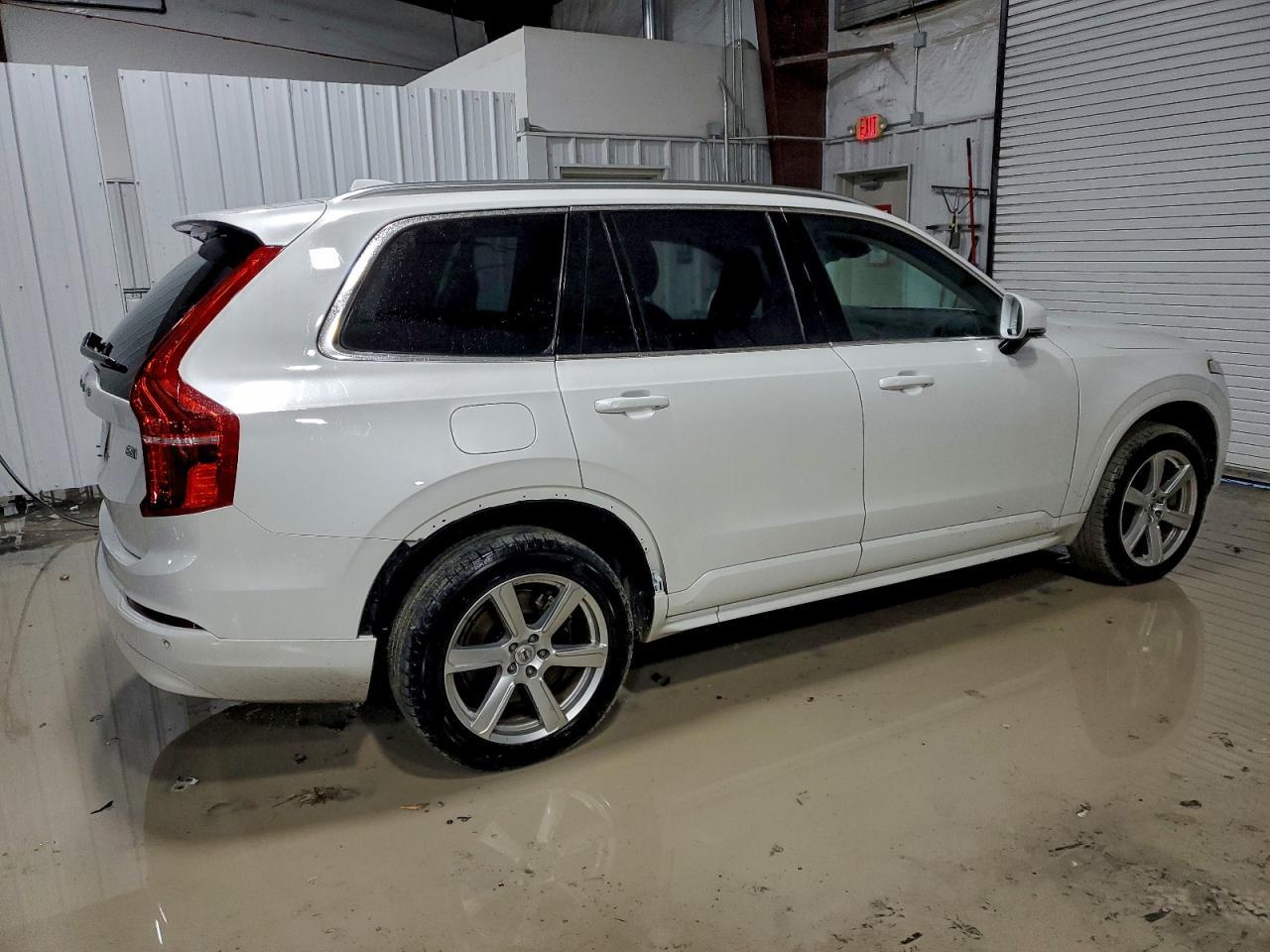 2023 VOLVO XC90