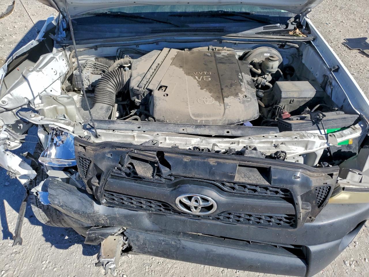 2011 TOYOTA TACOMA