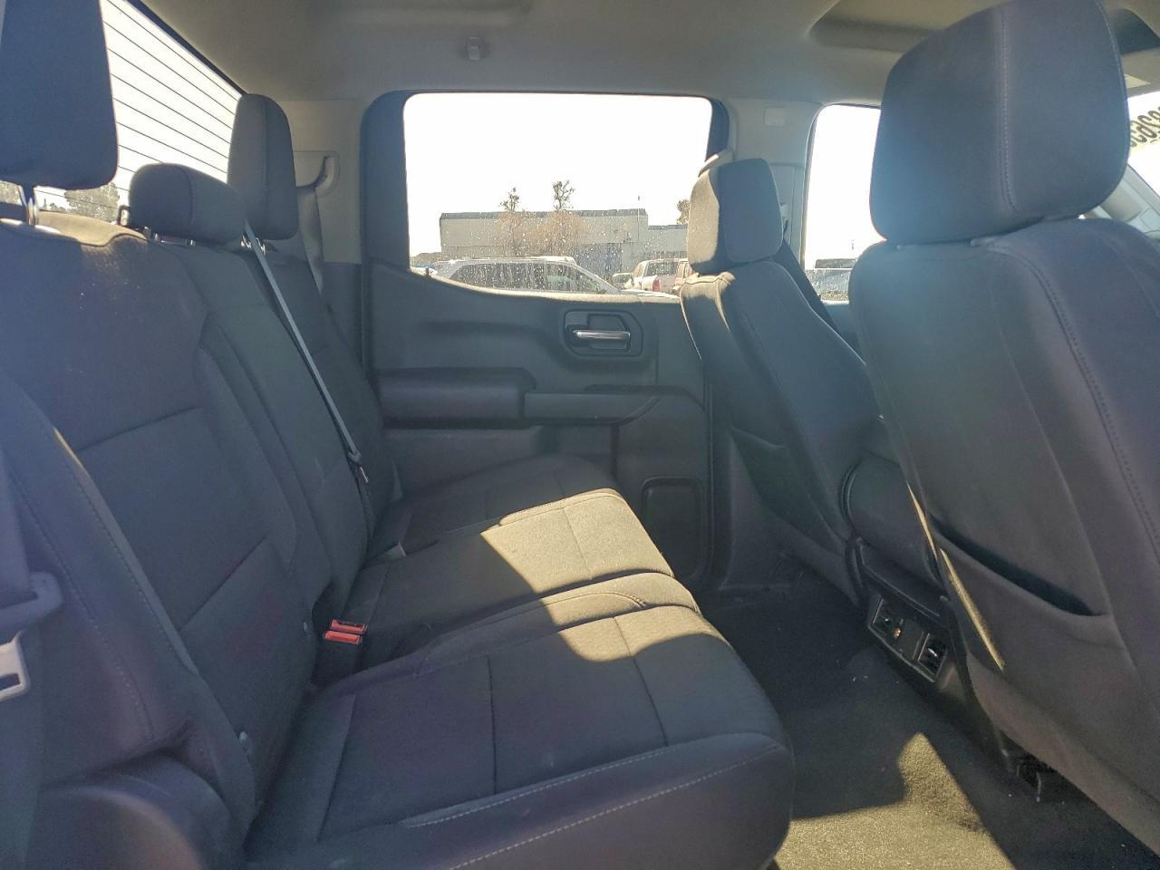 2025 CHEVROLET Silverado