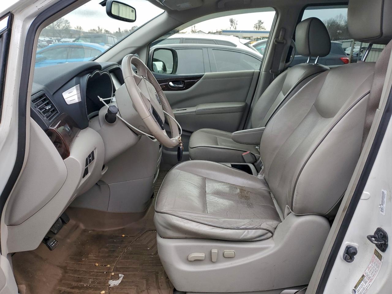 2013 NISSAN Quest