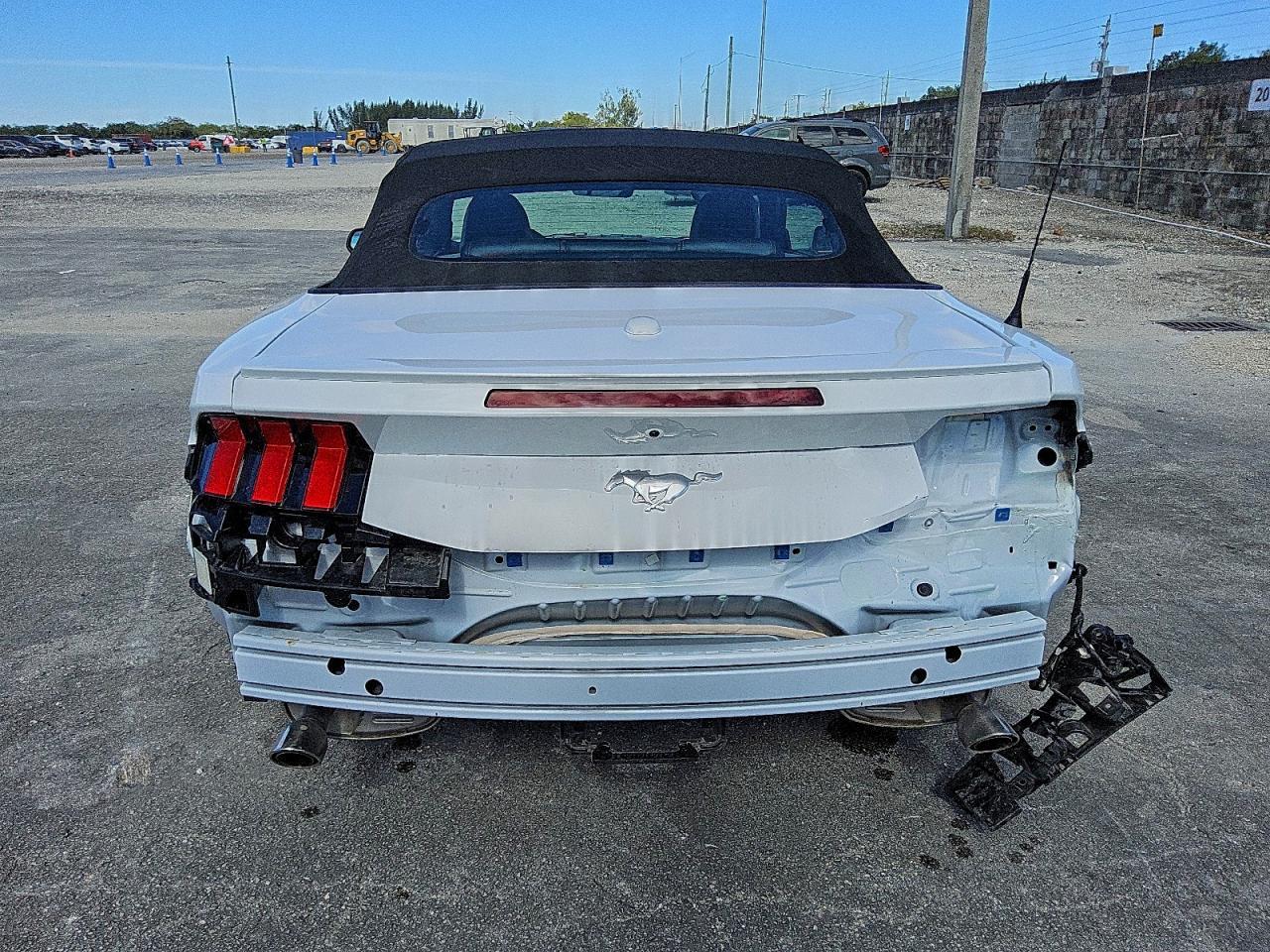 2025 FORD MUSTANG