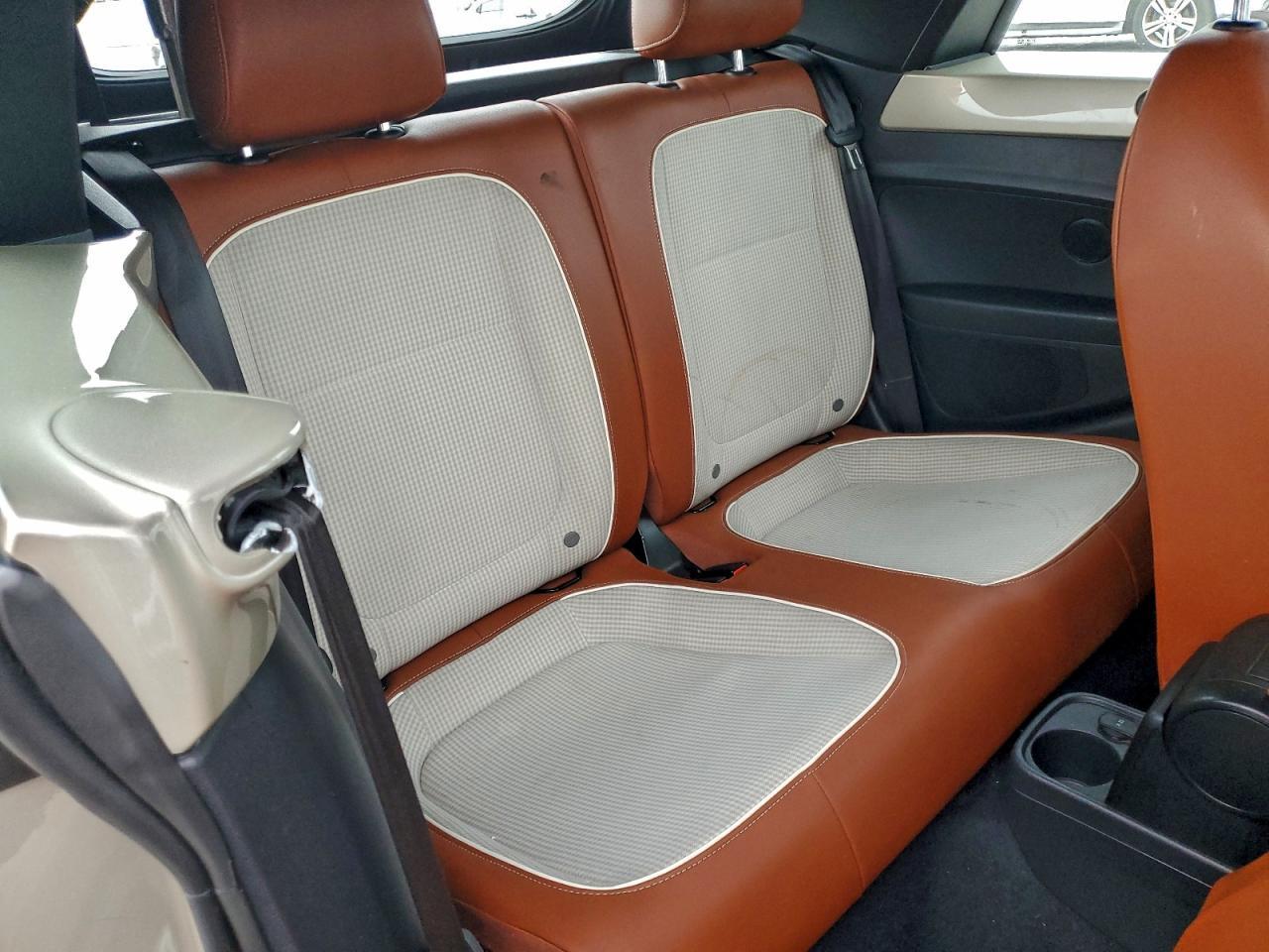 2015 VOLKSWAGEN Beetle