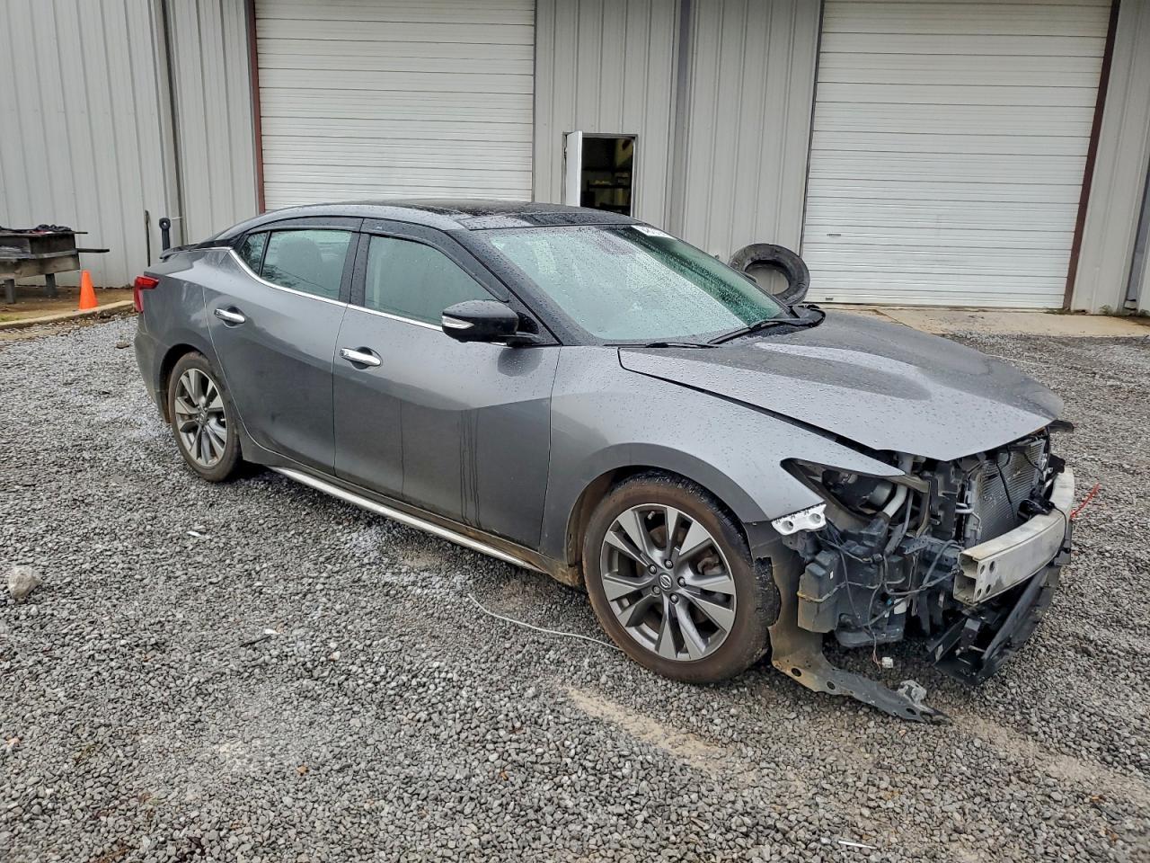 2017 NISSAN Maxima