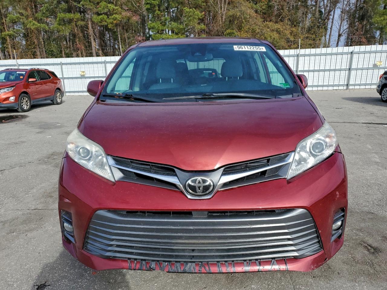2018 TOYOTA SIENNA