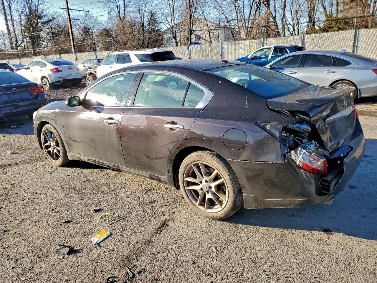 2010 NISSAN Maxima