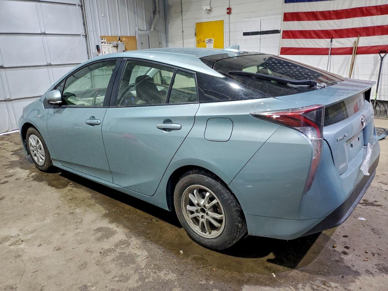 2016 TOYOTA PRIUS