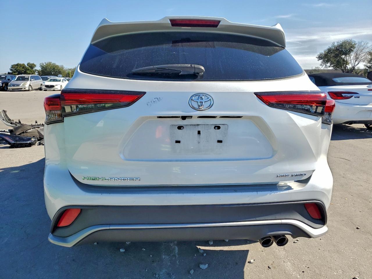 2022 TOYOTA HIGHLANDER