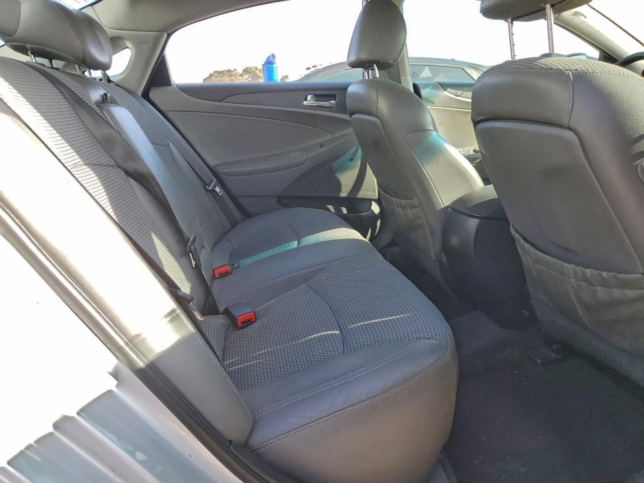 2011 HYUNDAI SONATA