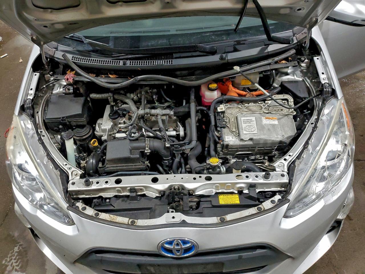 2015 TOYOTA Prius c