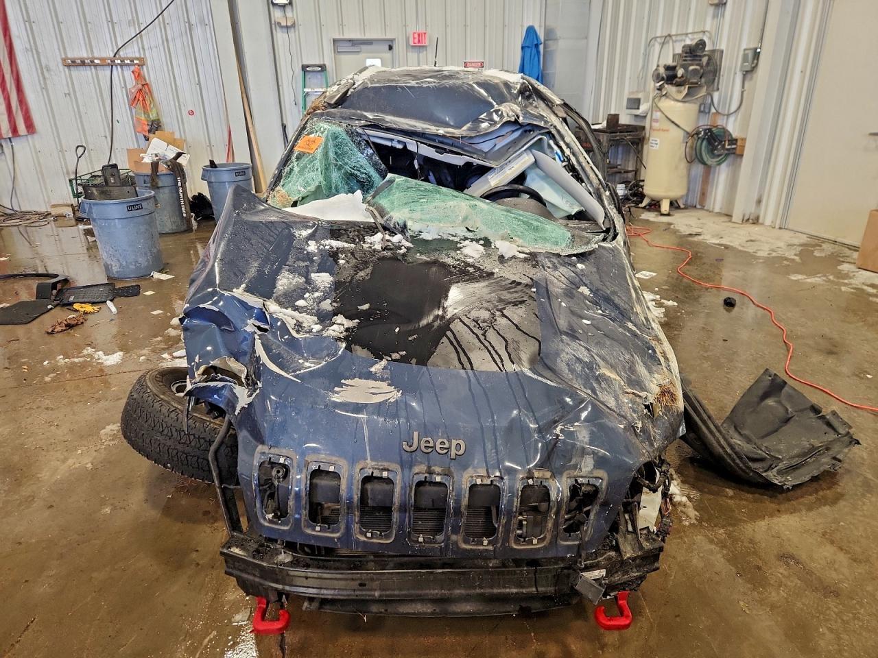 2019 JEEP CHEROKEE