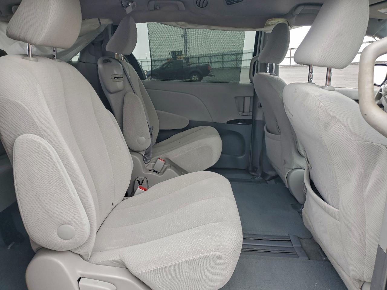 2014 TOYOTA SIENNA