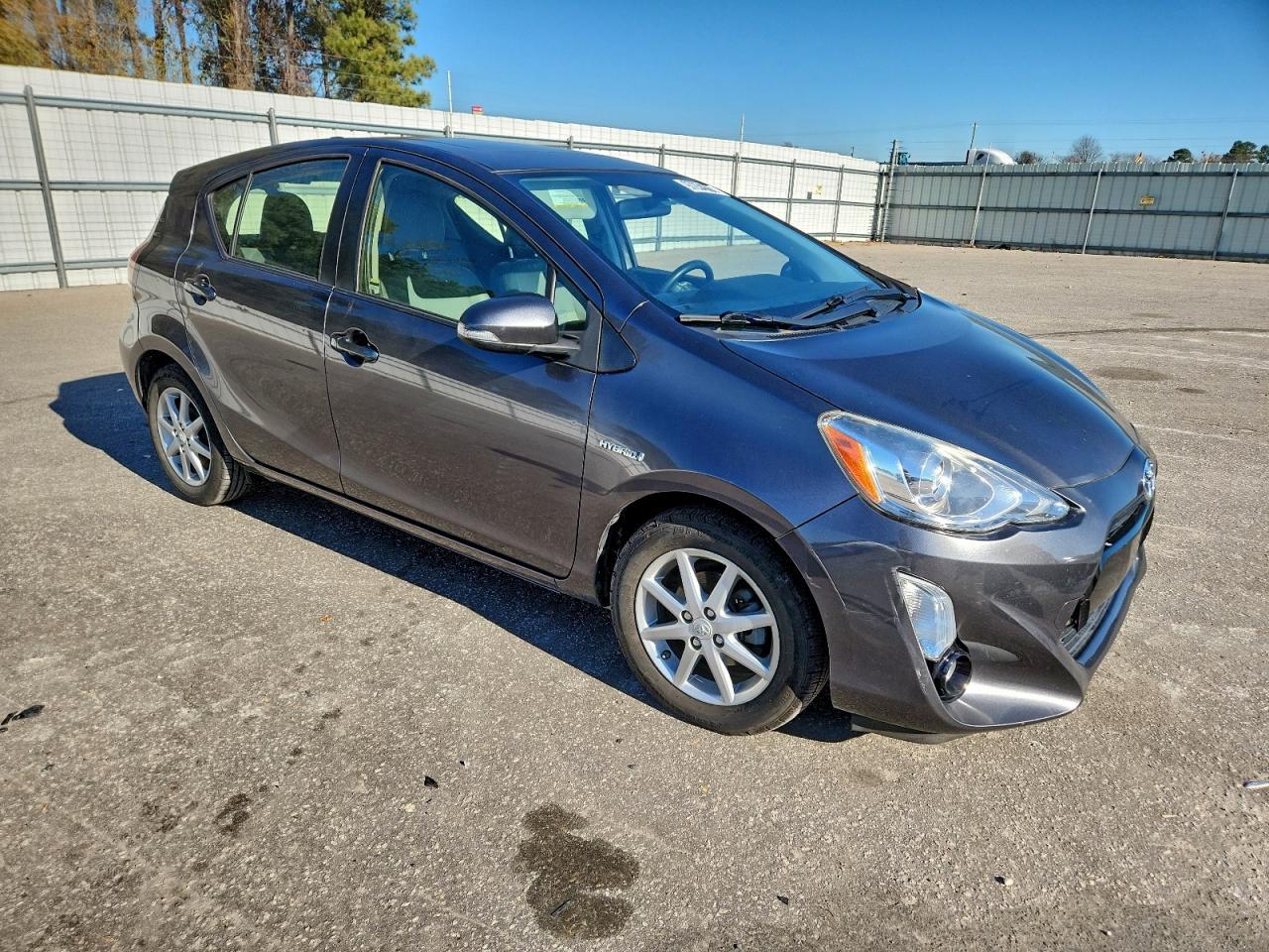 2016 TOYOTA Prius c