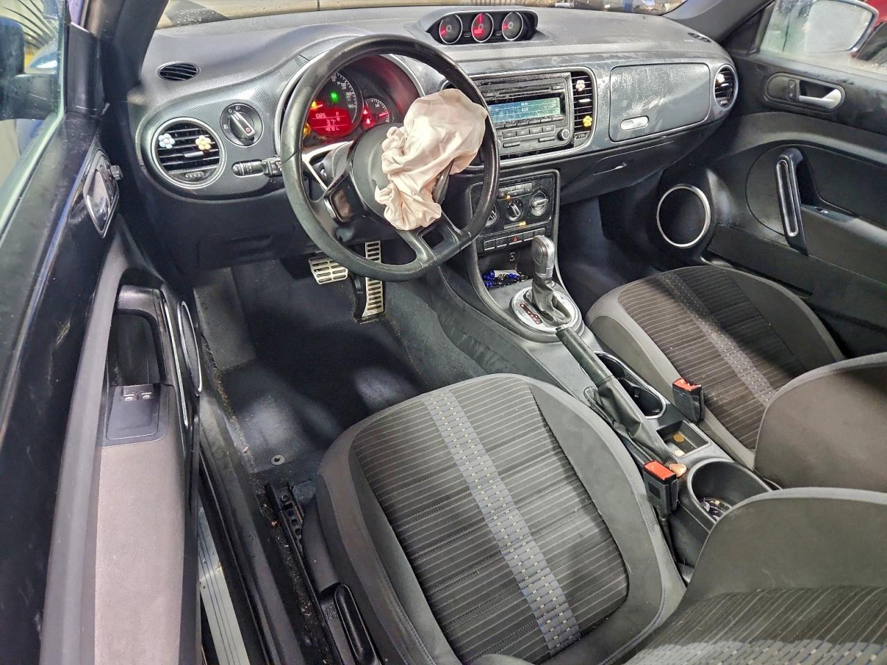 2012 VOLKSWAGEN Beetle