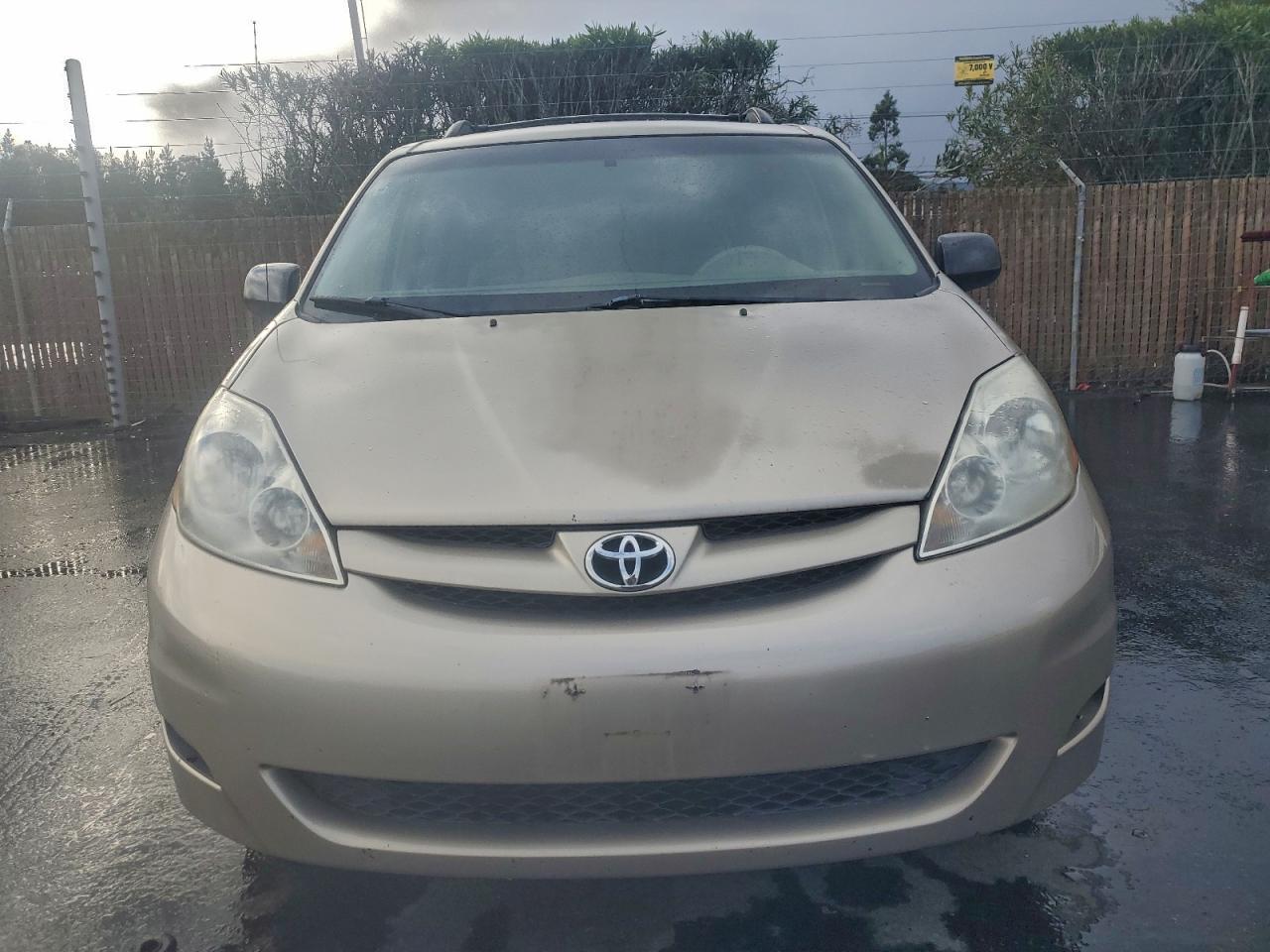 2006 TOYOTA SIENNA