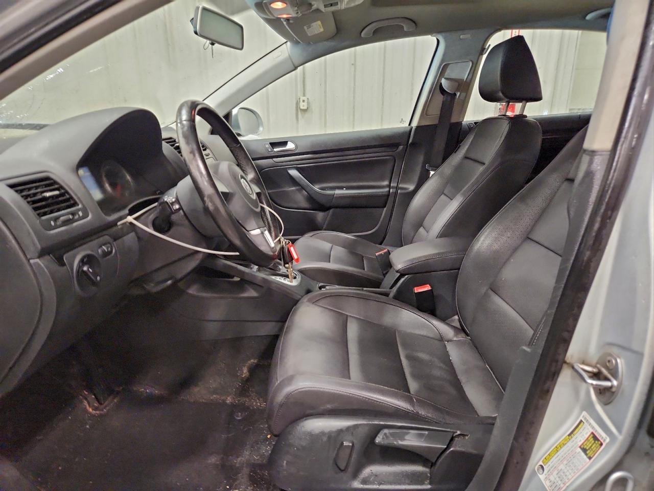 2010 VOLKSWAGEN JETTA