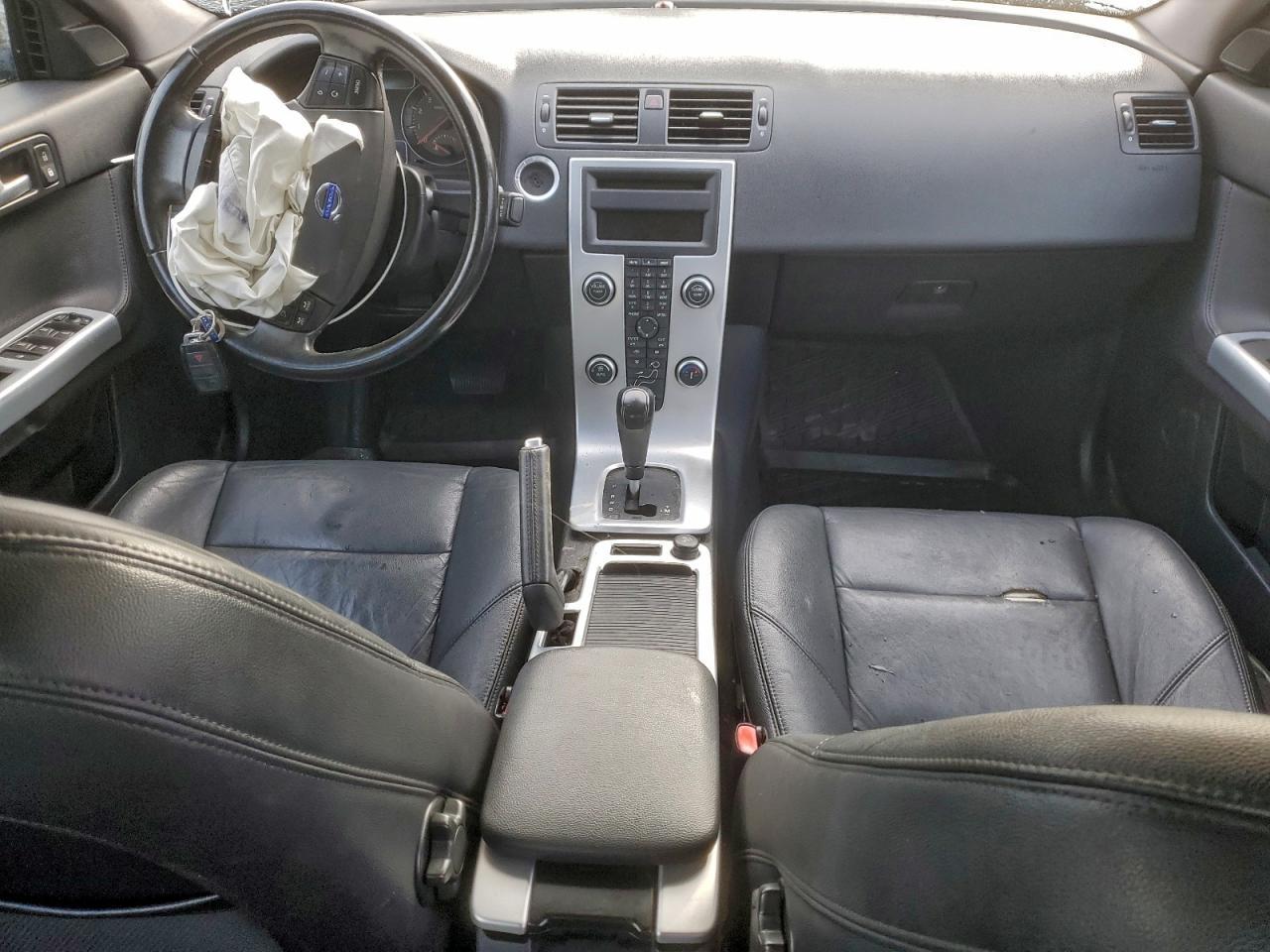 2011 VOLVO S40