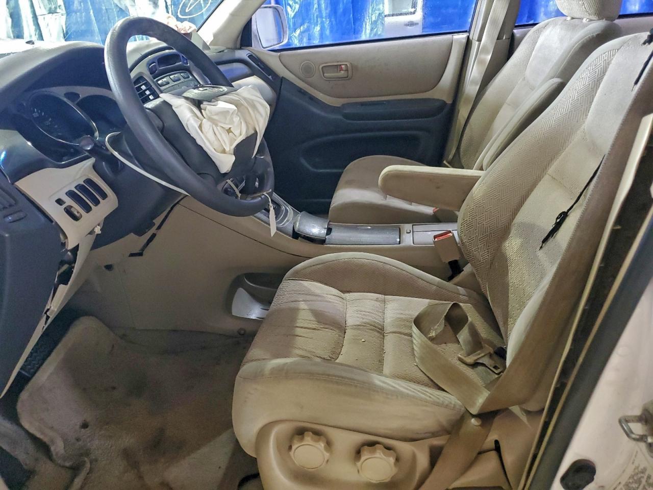 2002 TOYOTA HIGHLANDER