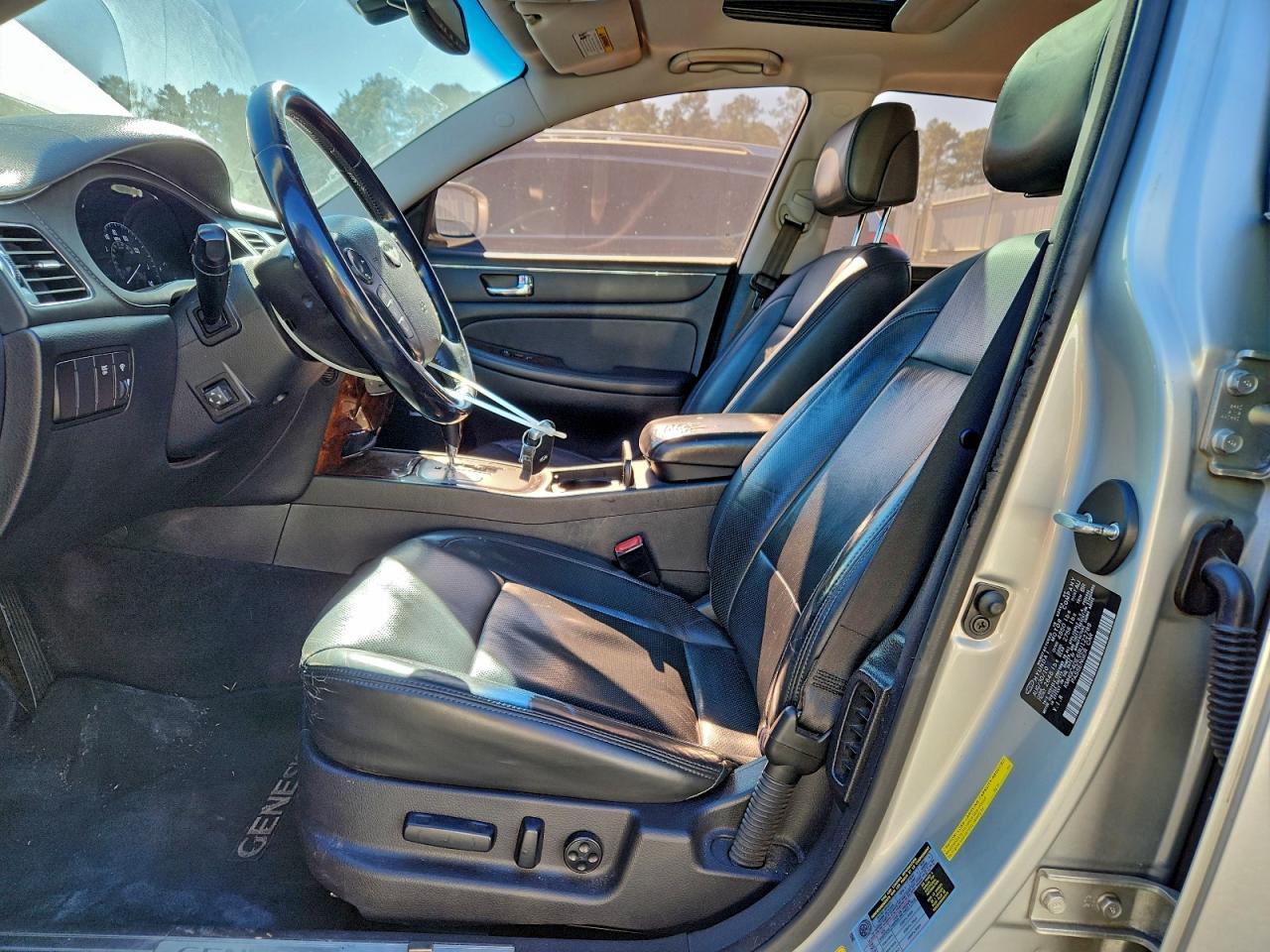 2011 HYUNDAI GENESIS