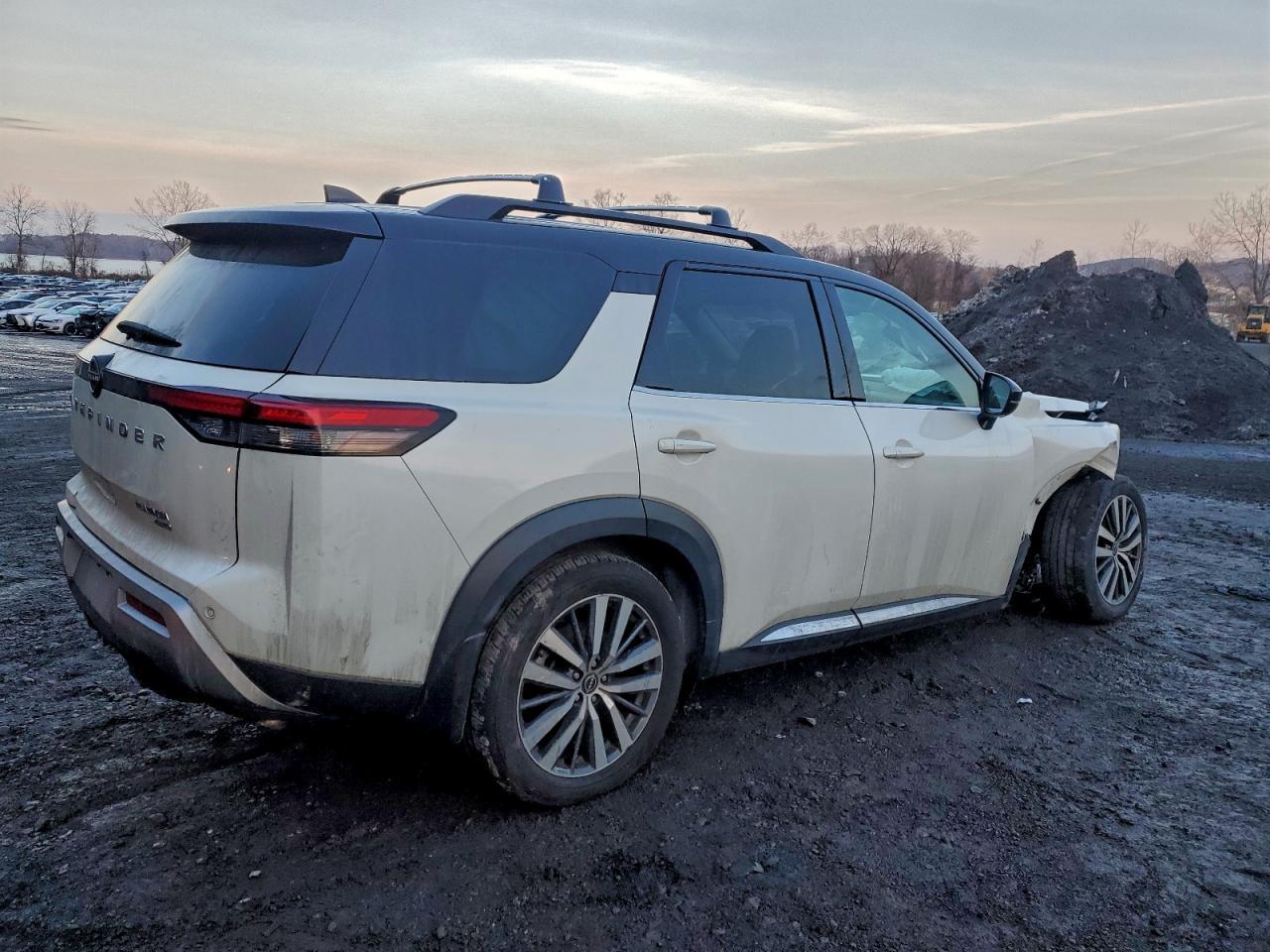 2022 NISSAN PATHFINDER