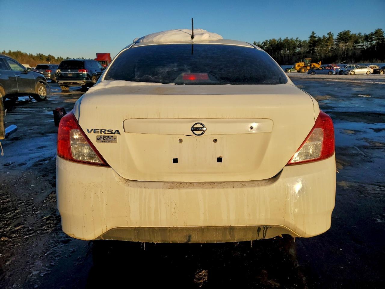 2017 NISSAN VERSA