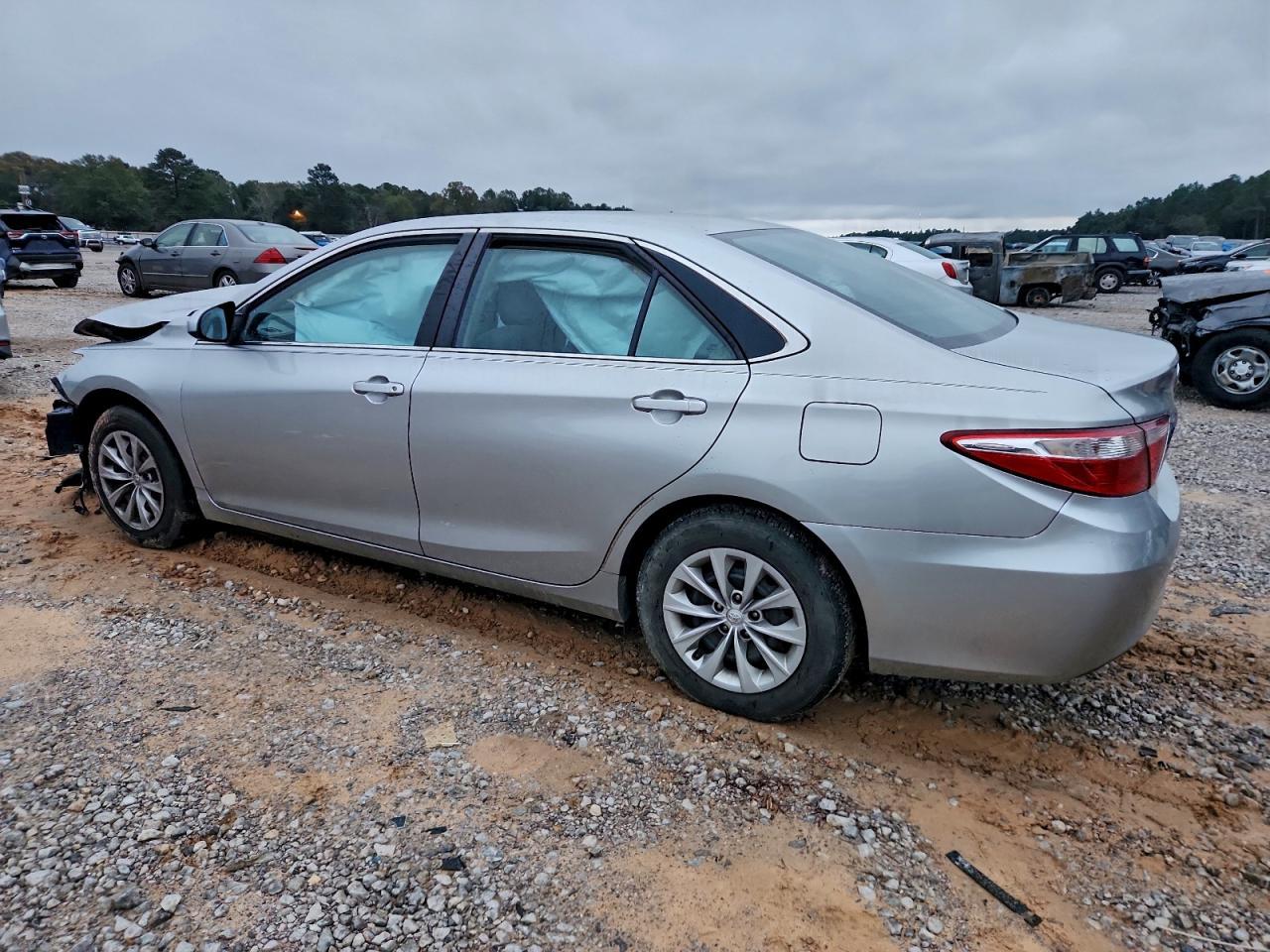 2016 TOYOTA CAMRY
