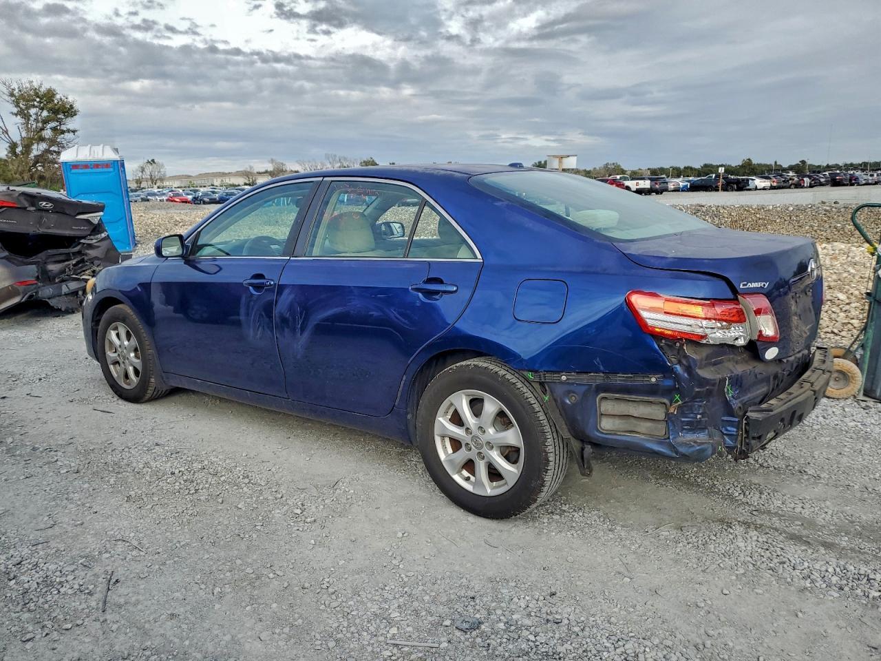 2011 TOYOTA CAMRY